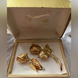Vintage Giovanni by Longcraft Christmas Rose Pin Brooch Clip Earrings Set